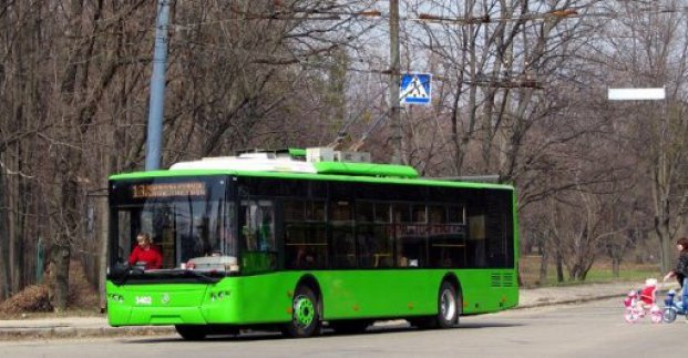 Троллейбус №13 и автобус №267 завтра изменят свои маршруты